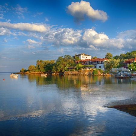 Villa Leonidas Greecefiloxenia Лефокастро Экстерьер фото