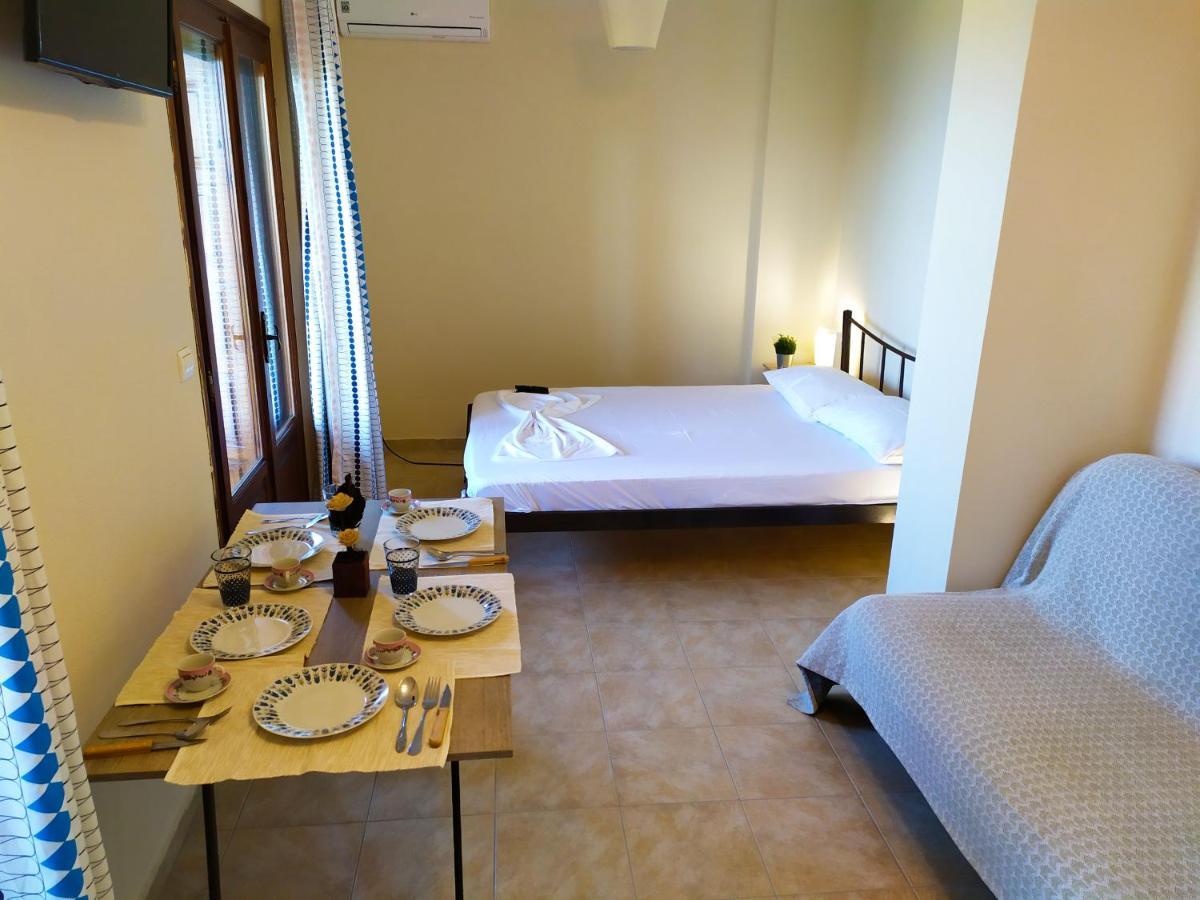 Villa Leonidas Greecefiloxenia Лефокастро Экстерьер фото