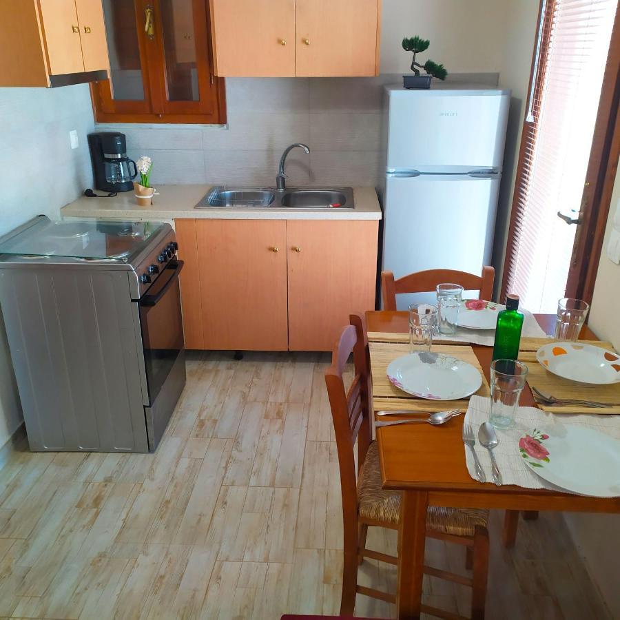 Villa Leonidas Greecefiloxenia Лефокастро Экстерьер фото