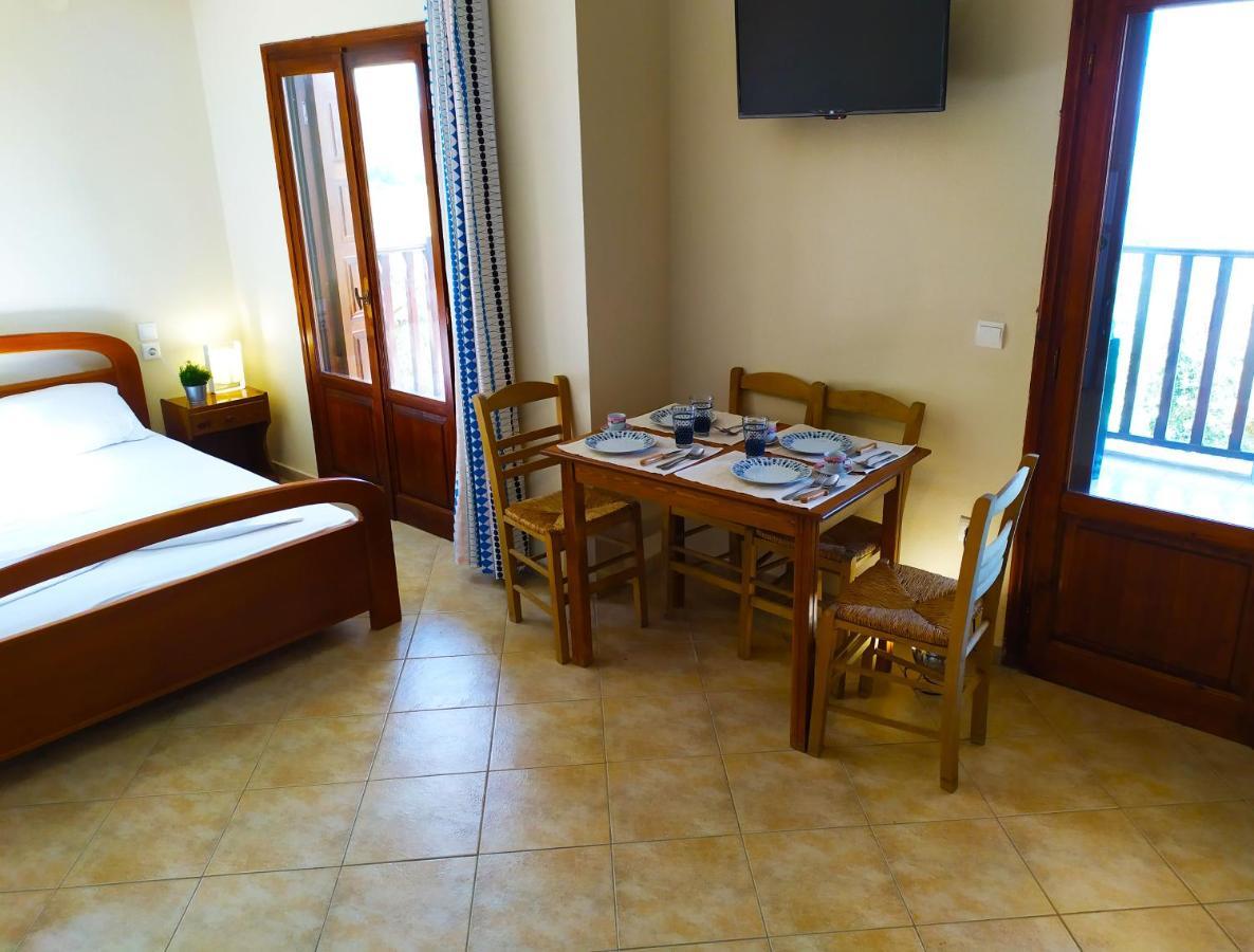Villa Leonidas Greecefiloxenia Лефокастро Экстерьер фото