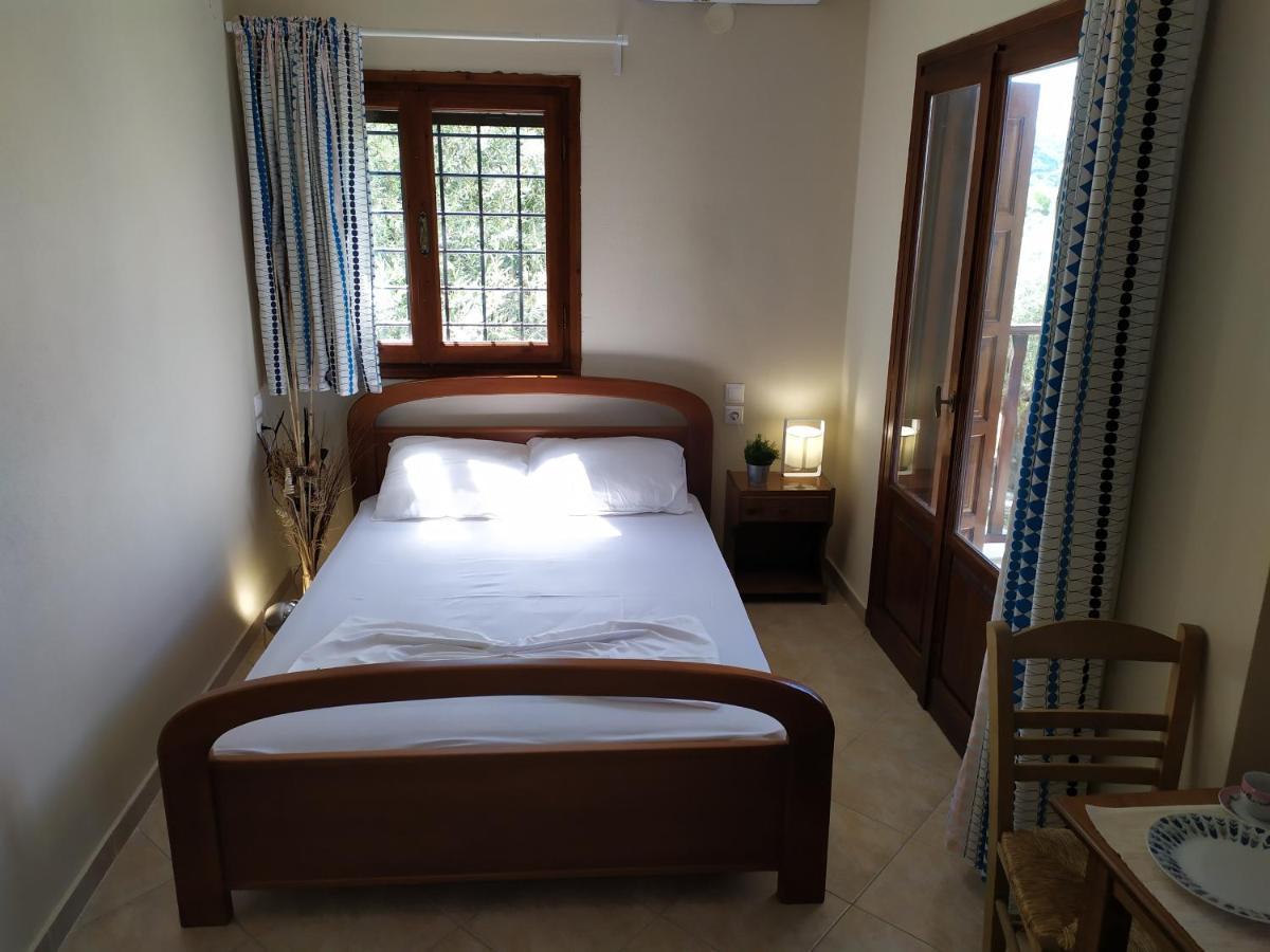 Villa Leonidas Greecefiloxenia Лефокастро Экстерьер фото