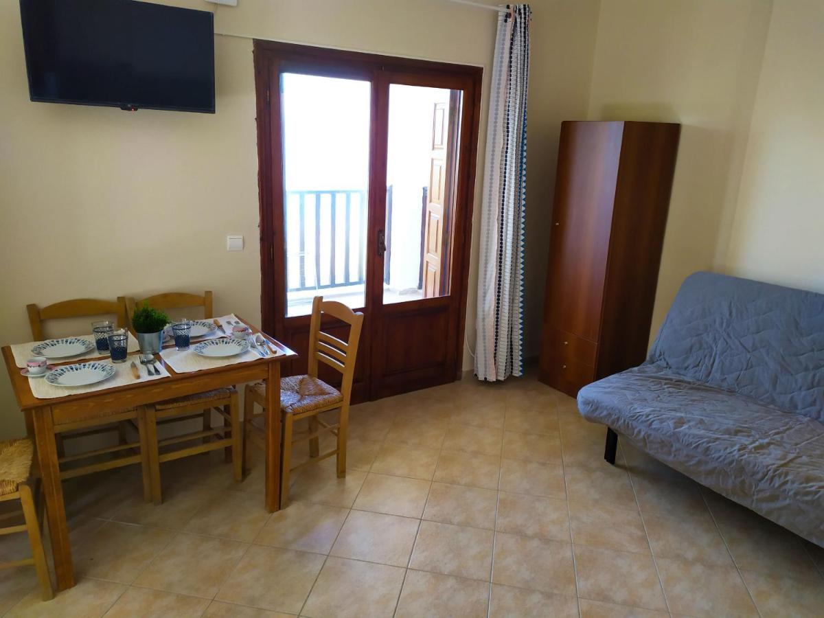 Villa Leonidas Greecefiloxenia Лефокастро Экстерьер фото