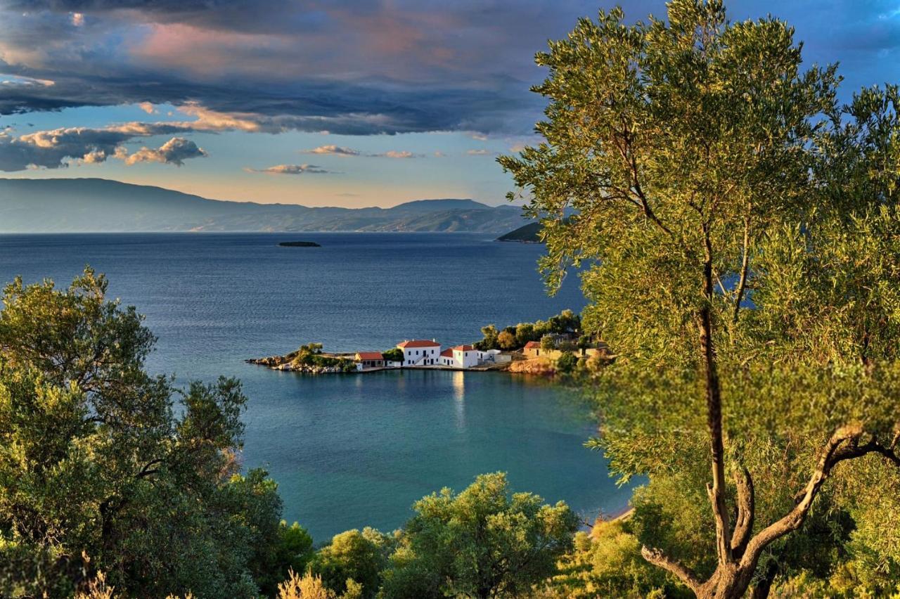Villa Leonidas Greecefiloxenia Лефокастро Экстерьер фото