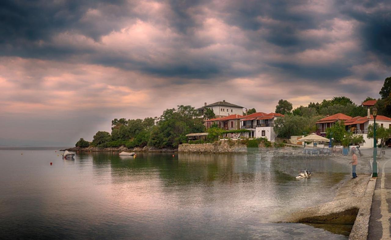 Villa Leonidas Greecefiloxenia Лефокастро Экстерьер фото