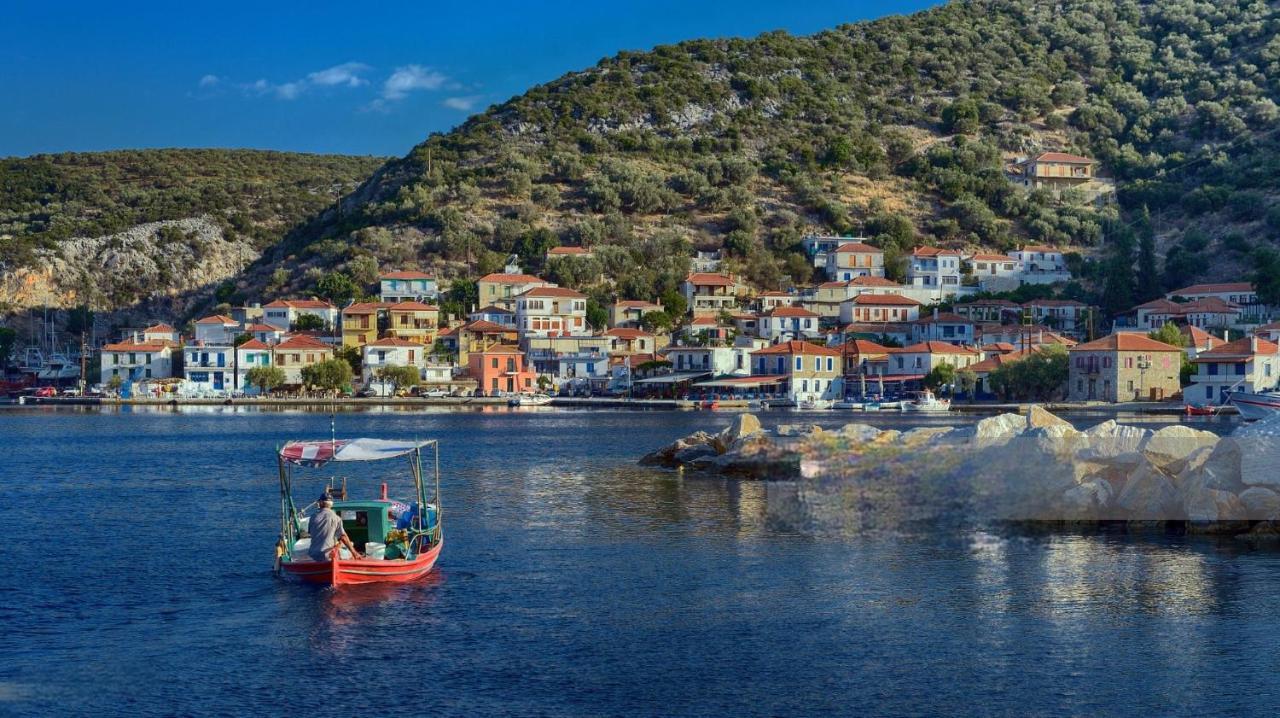 Villa Leonidas Greecefiloxenia Лефокастро Экстерьер фото