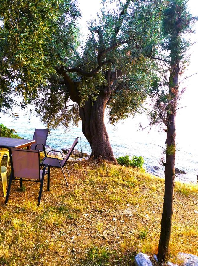Villa Leonidas Greecefiloxenia Лефокастро Экстерьер фото