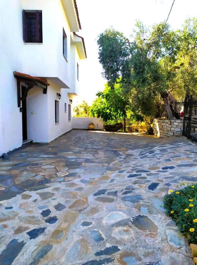 Villa Leonidas Greecefiloxenia Лефокастро Экстерьер фото