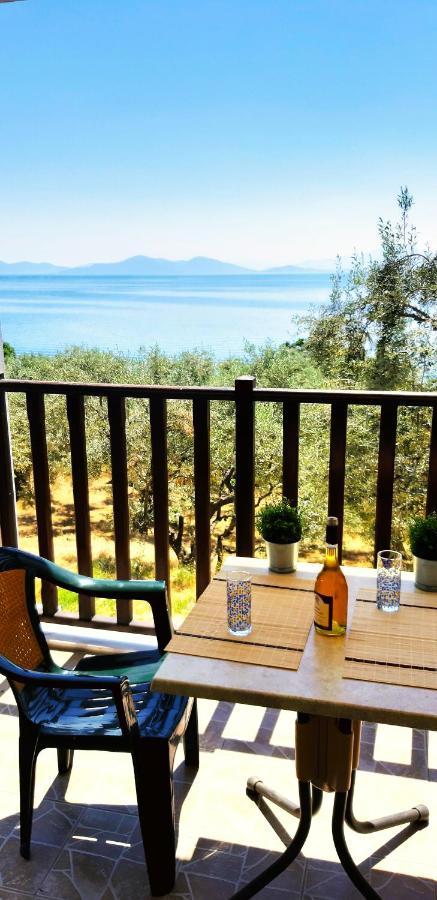 Villa Leonidas Greecefiloxenia Лефокастро Экстерьер фото