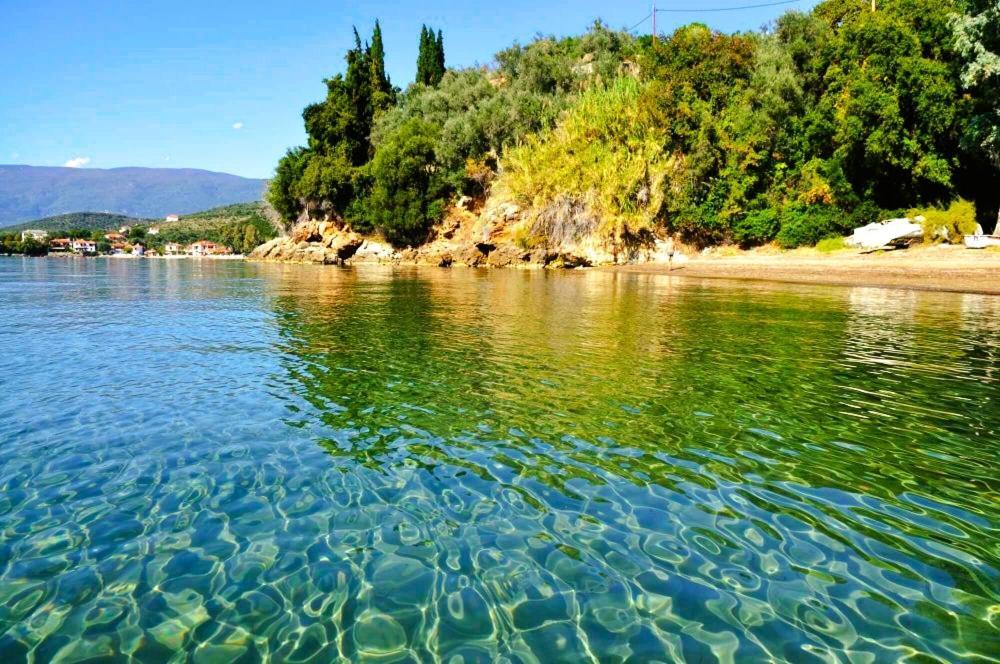 Villa Leonidas Greecefiloxenia Лефокастро Экстерьер фото
