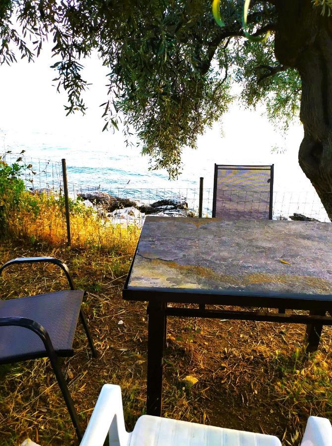 Villa Leonidas Greecefiloxenia Лефокастро Экстерьер фото